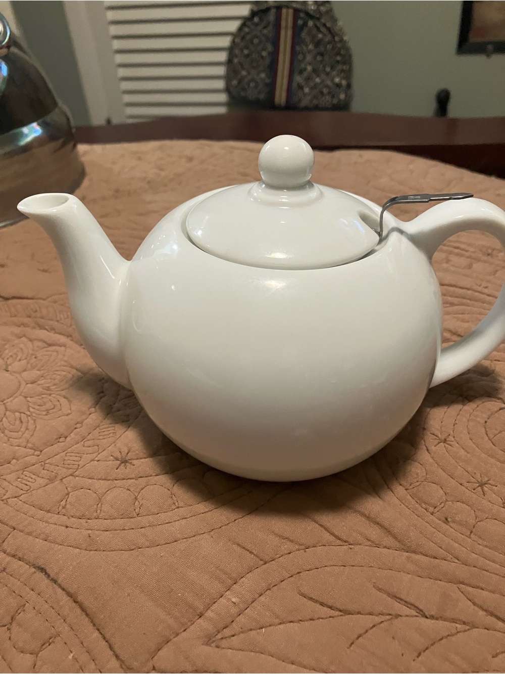 White Porcelain Teapot With Stainless Steel Infuser and Lid